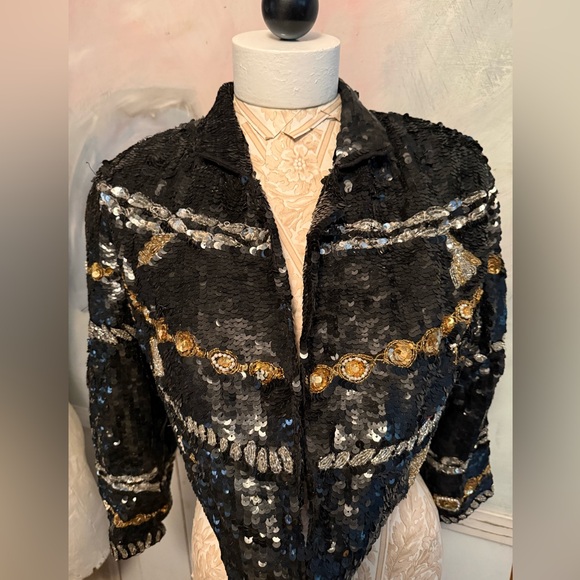 Vintage Royal Feelings Sequin Embellished Black short evening jacket exquisite